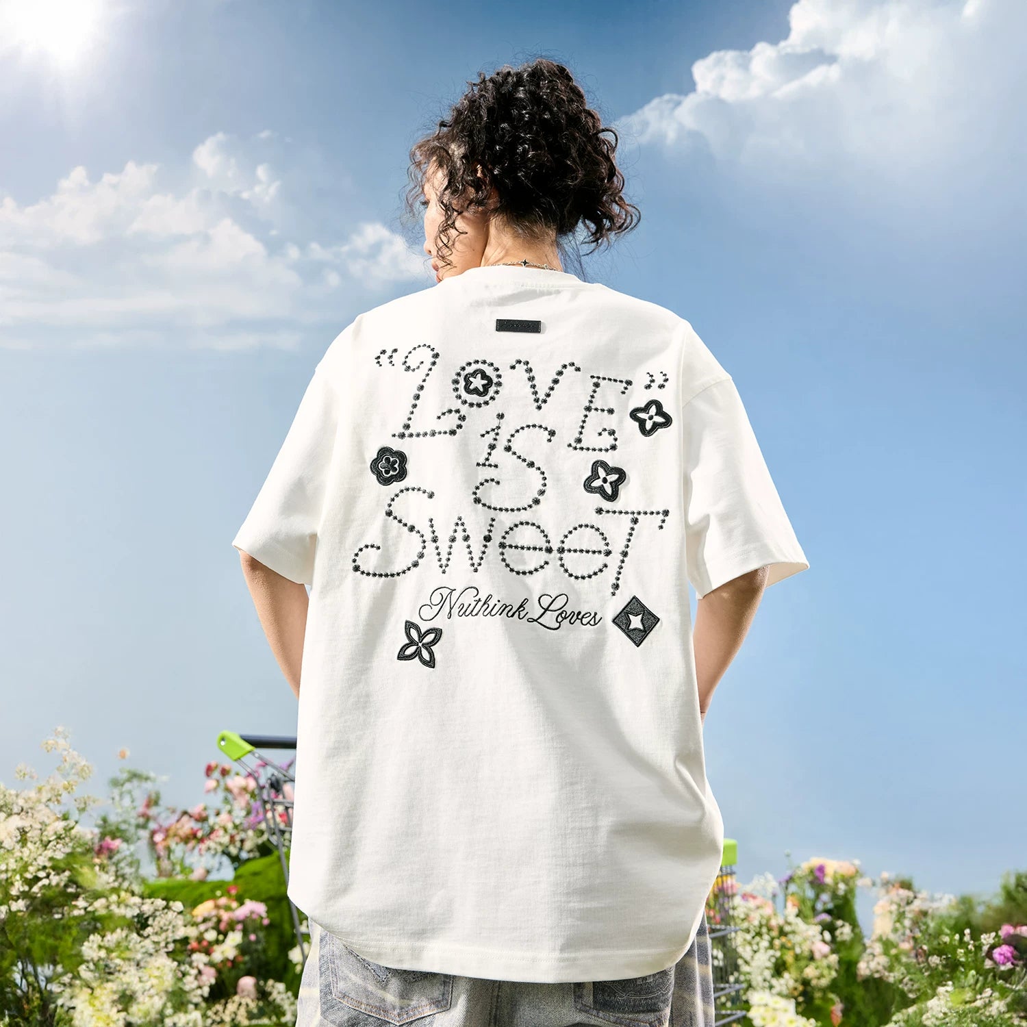Nuthink American Retro Trendy Brand Embroidered Letter Clover Short sleeved T-shirt for Men and Women, 2026 Summer New Collection