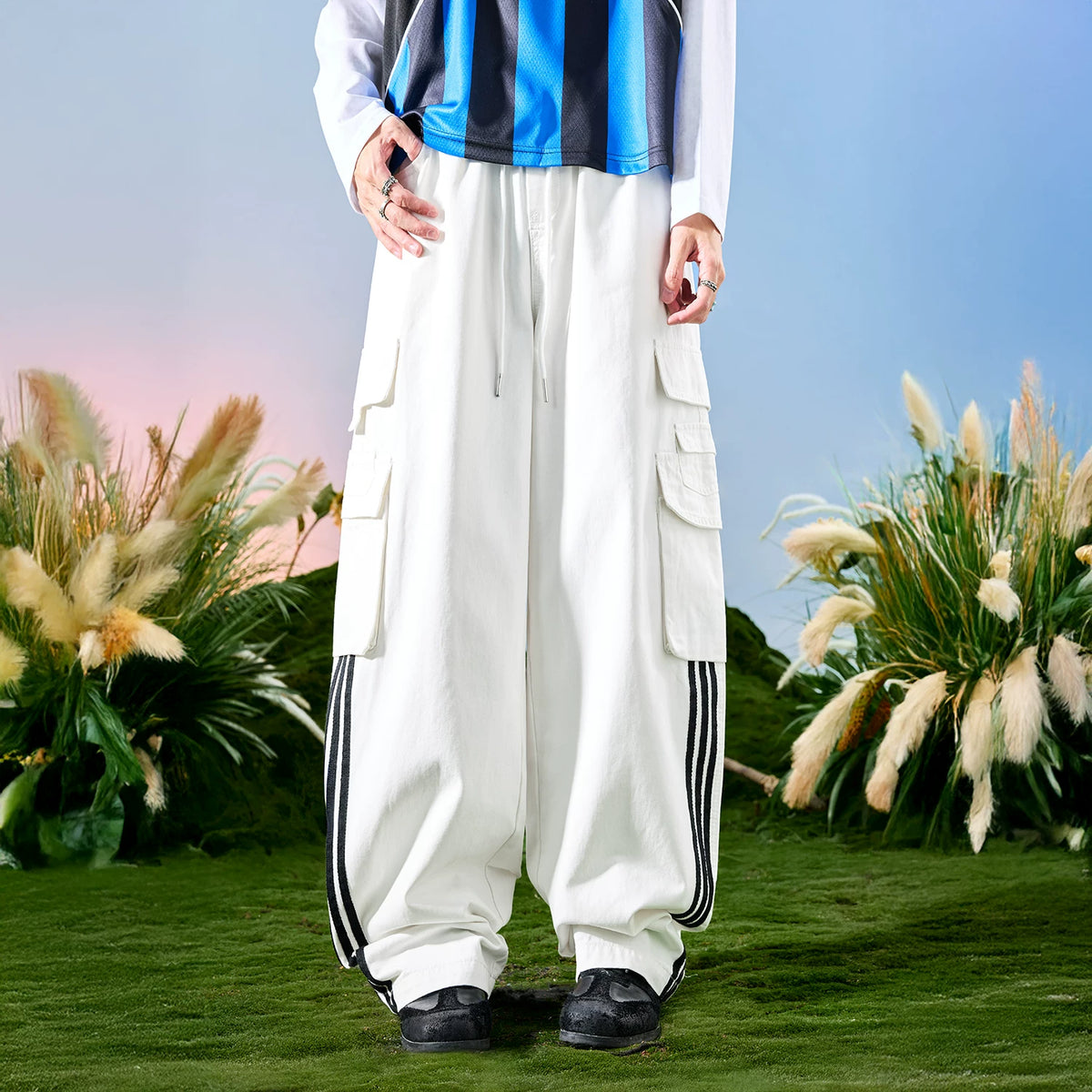 Nuthink American retro sports casual pants with wide legs and multiple pockets, spliced pants with three stripes for men, spring 2026