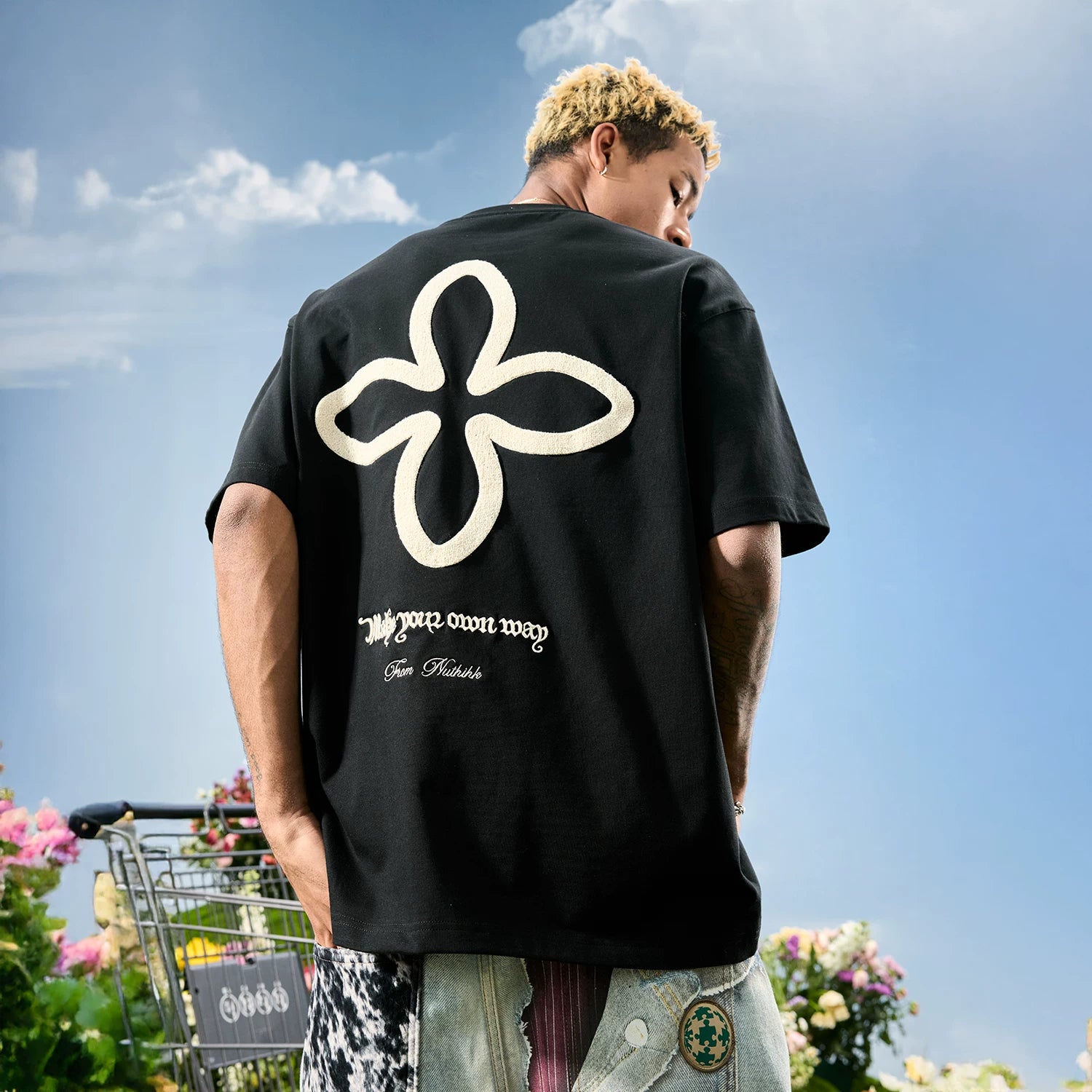 Nuthink American Trendy Four Leaf Clover Embroidered Letter Short Sleeve T-shirt Dopamine Men and Women 2026 Summer New Collection