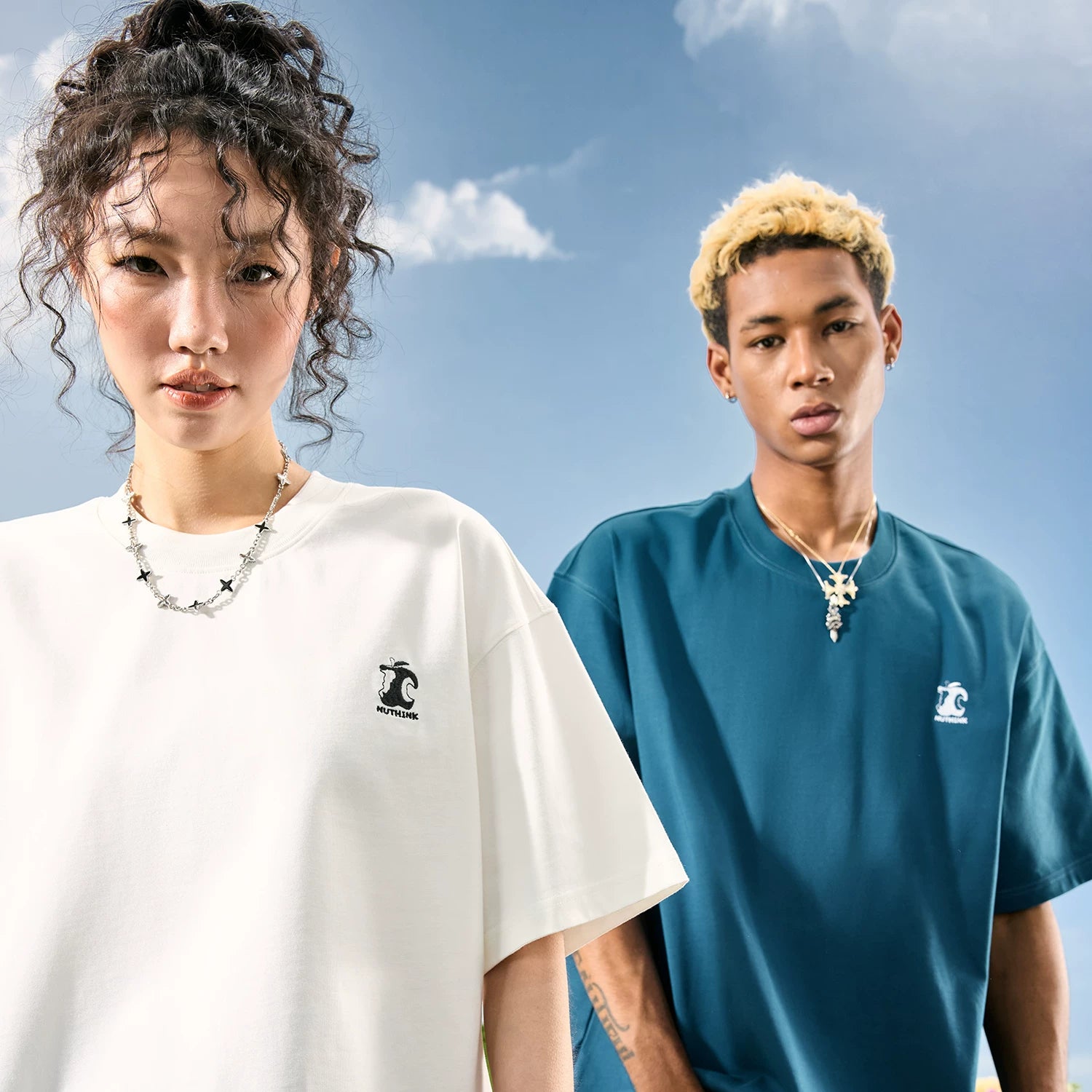 Nuthink American retro simple apple embroidery T-shirt men's short sleeved loose fit men and women 2026 summer new item
