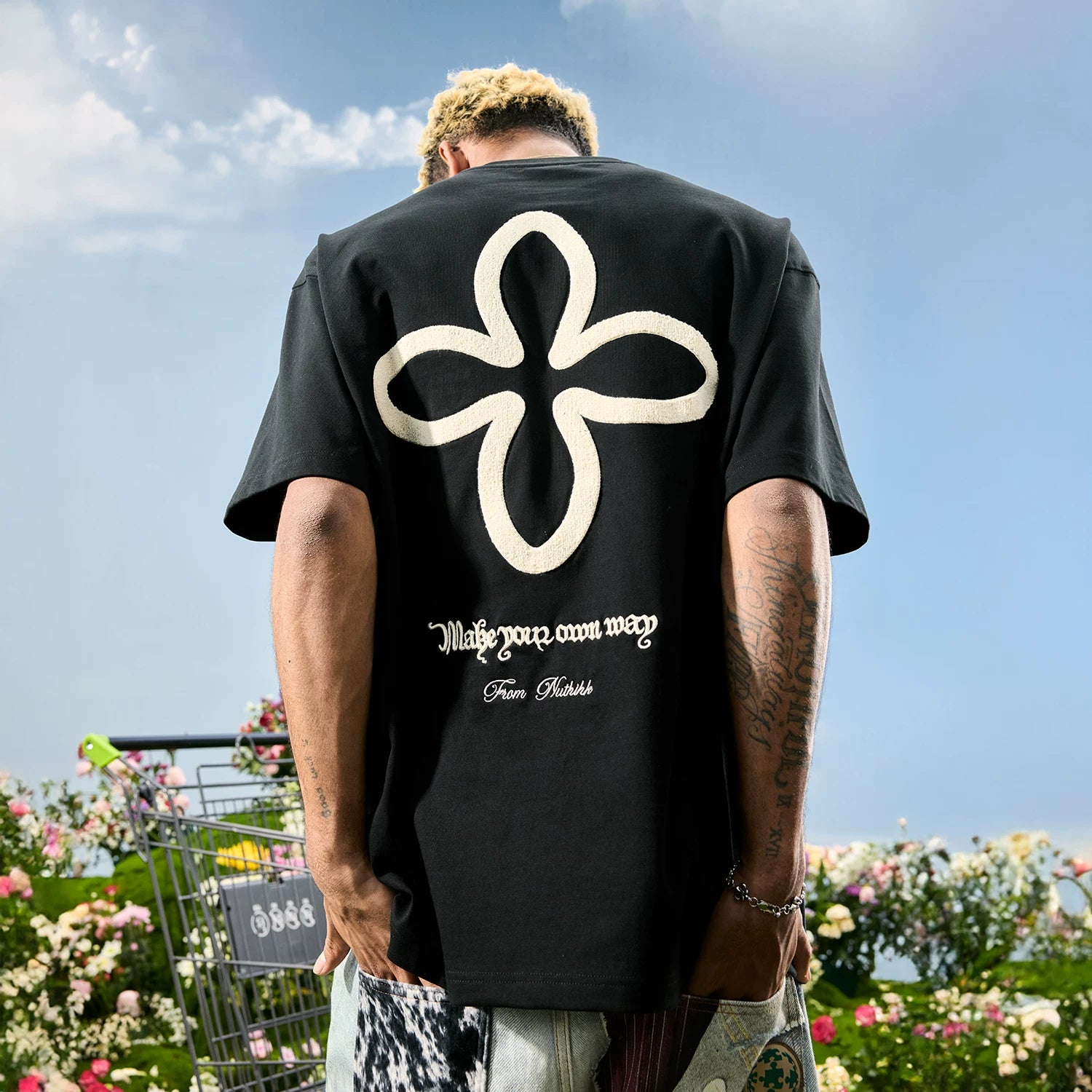 Nuthink American Trendy Four Leaf Clover Embroidered Letter Short Sleeve T-shirt Dopamine Men and Women 2026 Summer New Collection