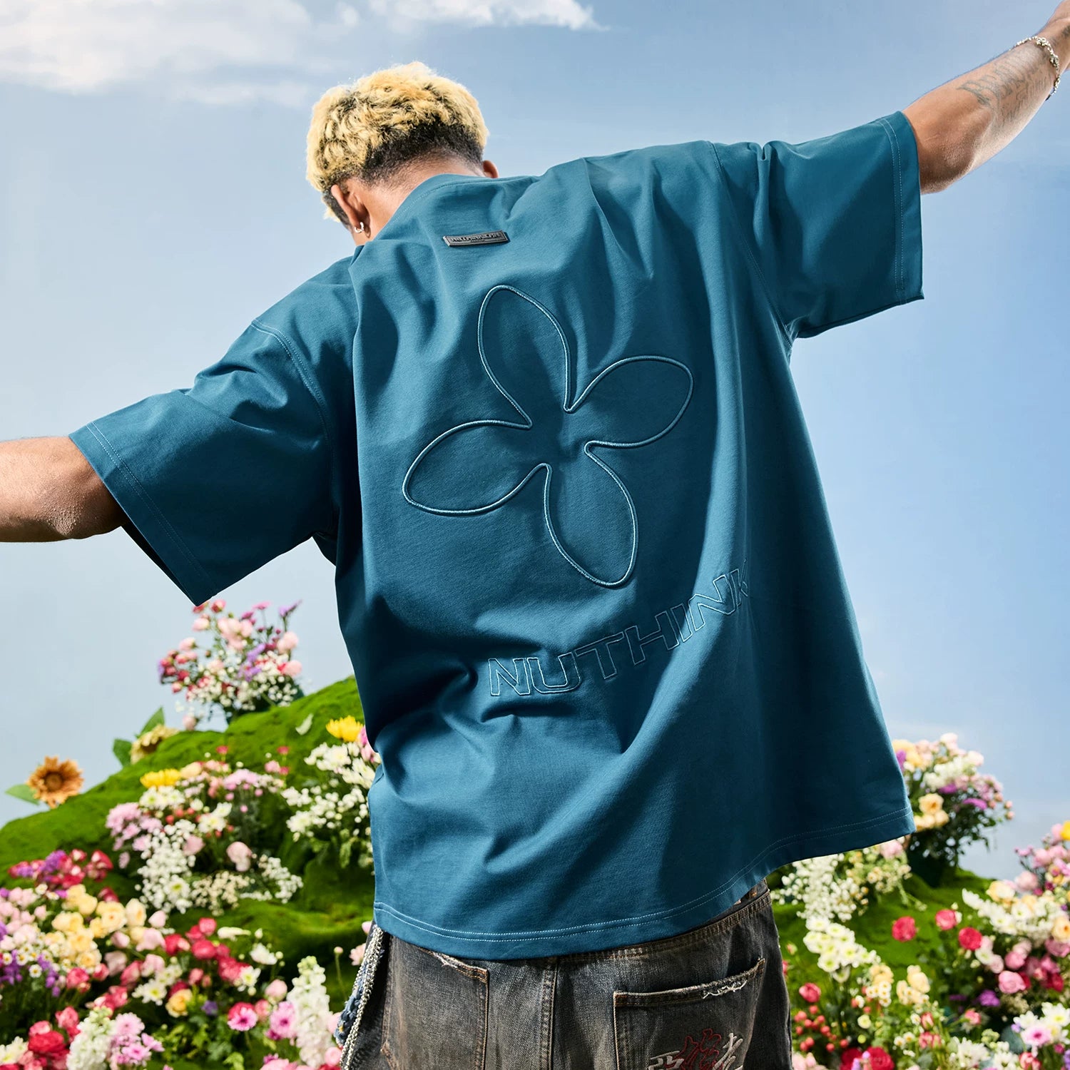 Nuthink American retro embroidered letter clover T-shirt men's short sleeved dopamine women's 2026 summer new item
