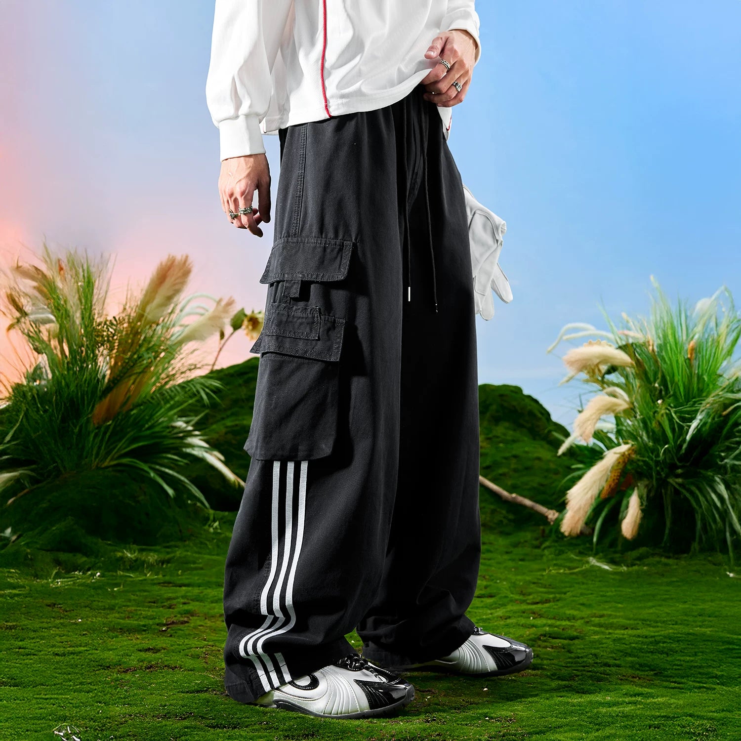 Nuthink American retro sports casual pants with wide legs and multiple pockets, spliced pants with three stripes for men, spring 2026